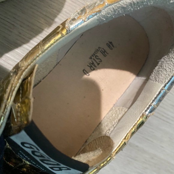 Golden Goose shiny gold sneakers - Picture 7 of 10